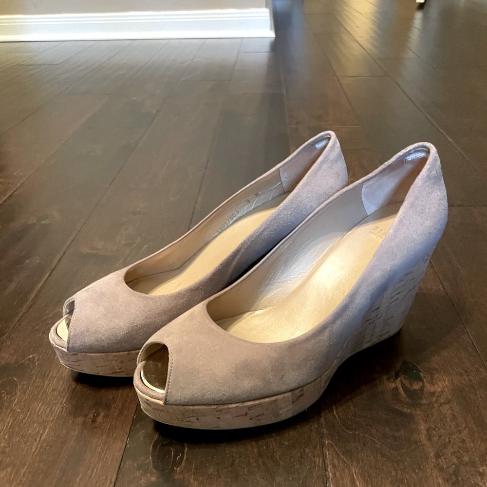 Stuart Weitzman Anna Wedges size 9M.